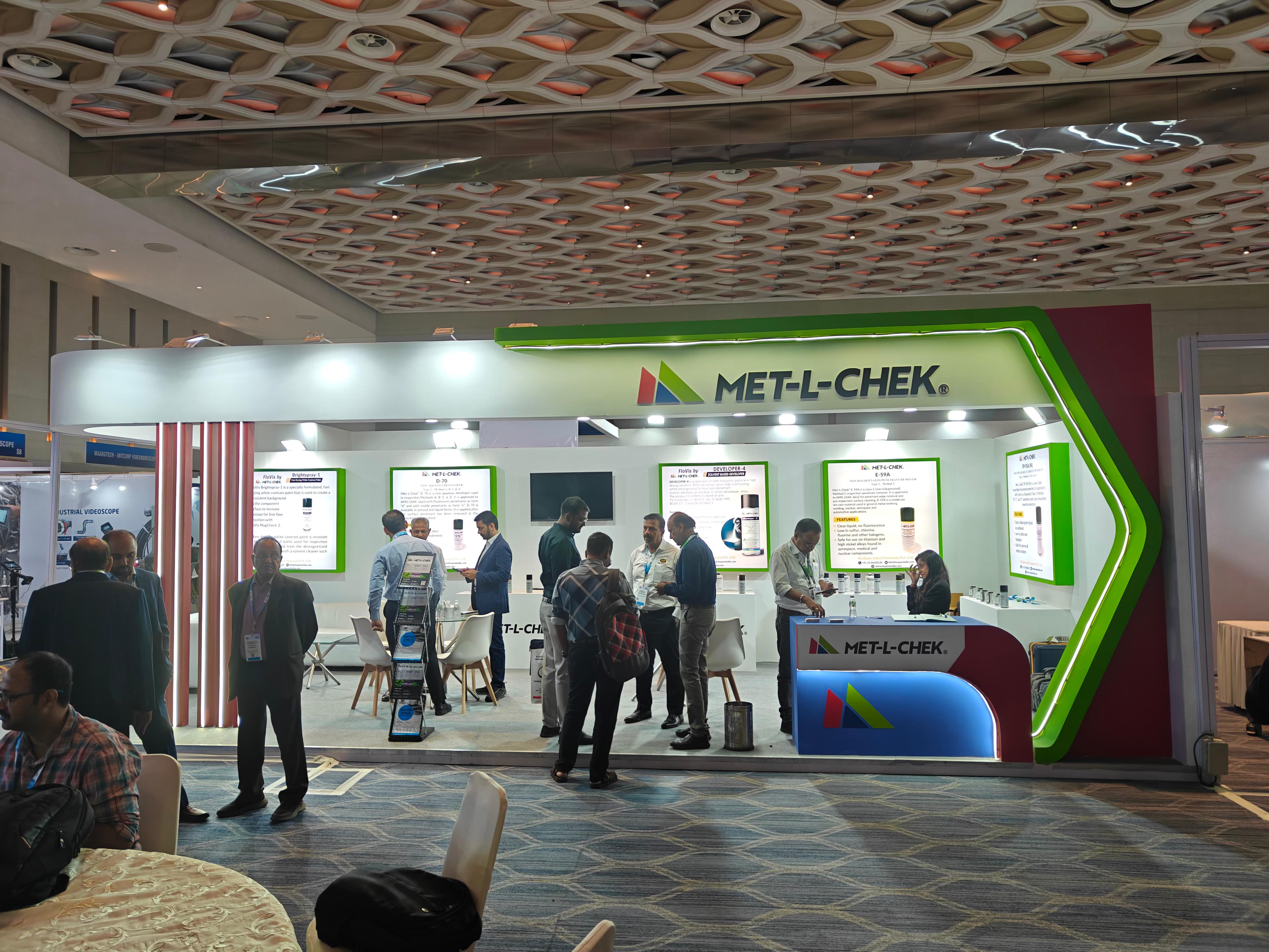 Met-L-Chek Corner Stall